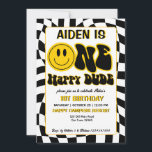 Een gelukkige kerel retro checkers 1e verjaardagsf kaart<br><div class="desc">Een happy dude retro checkers 1e verjaardagsfeest uitnodiging sjabloon,  jongens 1e verjaardagsfeest uitnodigingen,  retro groovy party,  zwart wit en geel retro party thema,  retro checkers,  hippie verjaardagsfeest uitnodigingen</div>