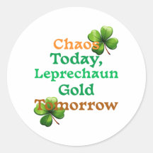 Een gelukkige leraar die kennis en geluk verspreid