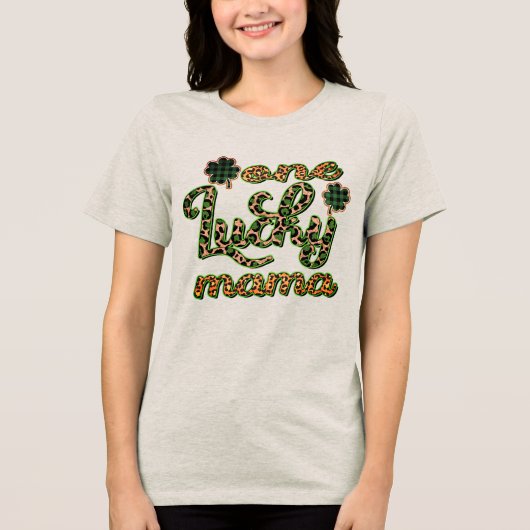 Een gelukkige Mama Leopard Print St Patrick's Day Tri-Blend Shirt (Voorkant)