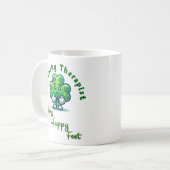 Een gelukkige therapeut St. Patrick's Day Fun Desi Koffiemok (Voorkant links)