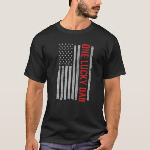 Een gelukkige vader, een Amerikaanse vlag, een gra T-shirt