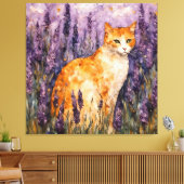 Een gemberkat in een lavendelveld canvas afdruk (Insitu (Woonkamer))