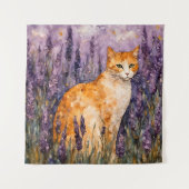 Een  gemberkat in een lavendelveld wandkleed (Voorkant)