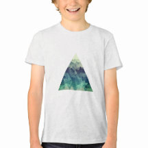 Een geometrisch driehoekig berglandschap