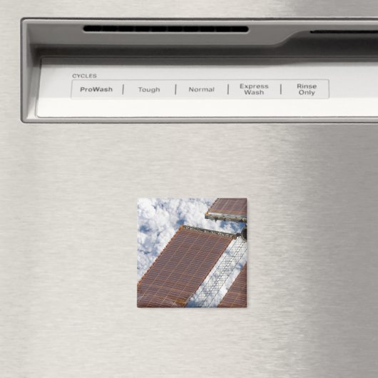 Een gerepareerde zonnearray magneet (Insitu (Vaatwasser))