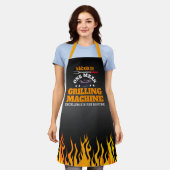 Eén geweldige grillmachine vlam aan ZWART Schort (Gedragen)