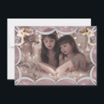 Een gezegende Kerstmis transparante roze fotokaart Feestdagenkaart<br><div class="desc">Een "Christmas Blessing" is een kaart met de Victoriaans look van bloemige swags en linten gedrapeerd over de voor- en achterkant. De boodschap is "zegeningen" voor je geliefden. Het voorontwerp is ondoorzichtig, framing uw afbeelding, maar niet afbreuk doen aan het. De look is zacht met neutrale, aardse tinten, en het...</div>