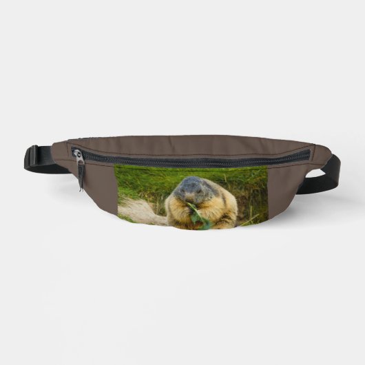 Een gezellige marmot op heuptasje (Voorkant)