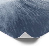 Een gigantische wolk zwaait boven het zee poster (Hoek)