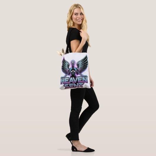 Een glanzende, metalen engel met vleugels, Y2K-ont Tote Bag (Op model)