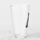 Een glas met een Amerikaanse vlag motief. (Rechts)