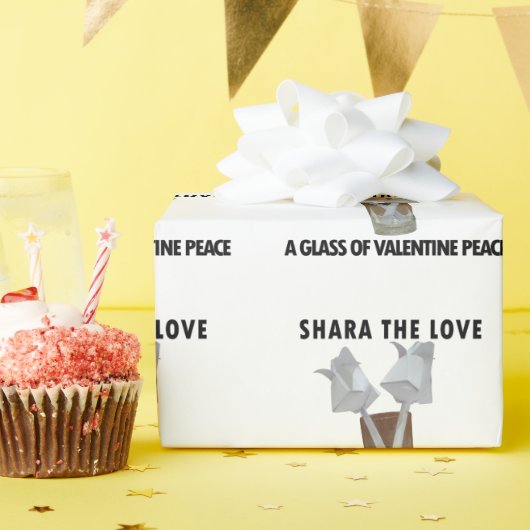 Een glas valentijn vrede. cadeaupapier (Verjaardagsfeest)