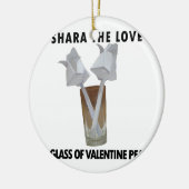 Een glas valentijn vrede. keramisch ornament (Links)