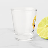 Een glimlach met open mond shot glas (Links)