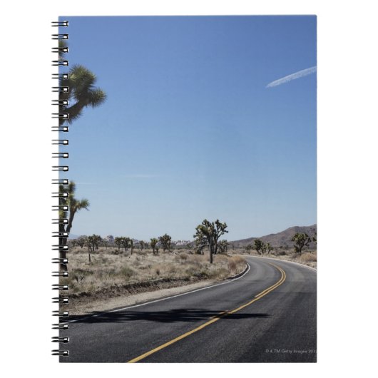 een goed vormgegeven straat in het midden van de notitieboek (Voorkant)