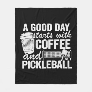 Een goede dag begint met koffie en pickleball fleece deken