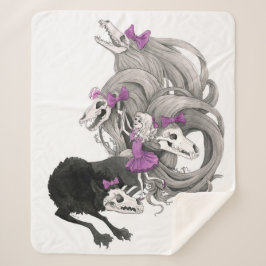 Een gotisch meisje en haar donkere huiden: GLAM Sherpa Deken