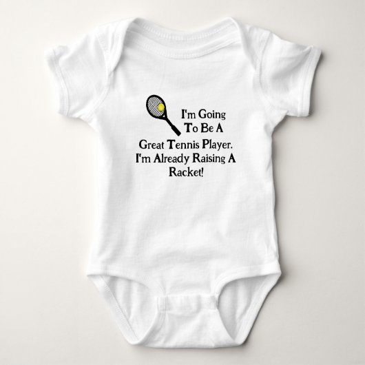 Een grappige Baby Tennis T-Shirt die een raket maa (Voorkant)