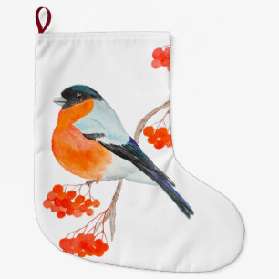 Een grappige bullfinch op een tak van een rowan tr grote kerstsok