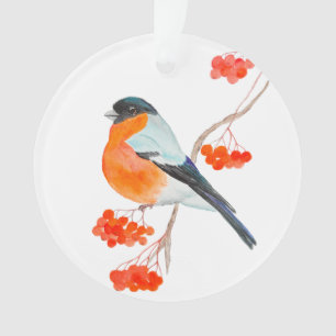 Een grappige bullfinch op een tak van een rowan tr ornament