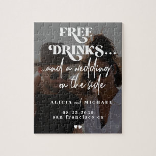 Een grappige foto van de moderne bruiloft die de d legpuzzel