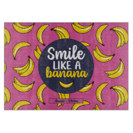 Een grappige glimlach als een bananenretro-fruitpa snijplank