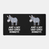 Een grappige jongen die van ezels houdt bureaumat (Voorkant)