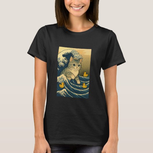 Een grappige kat op een zeegolf met drie eenden t-shirt (Voorkant)