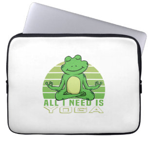 Een grappige kikker met yoga. laptop sleeve