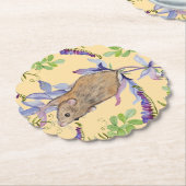 Een grappige muis in een bos bloemen. kartonnen onderzetters (Gekanteld)
