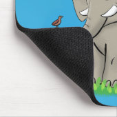 Een grappige olifant met vogel op de cartoon van d muismat (Hoek)