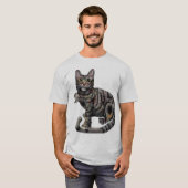 Een grijze kat, met "Ik hou van katten!" T-shirt (Voorkant volledig)
