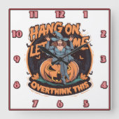 Een grillige heks op een pompoen in de schemering vierkante klok (Voorkant)