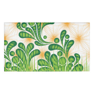 Een groen en goud artistiek patroon met een boom naambadge