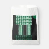 Een groen en zwart patroon met een boom in het mid bedankzakje (Voorkant)