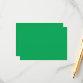 een groene achtergrond met een informatiekaartje