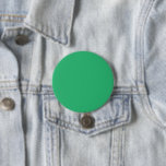 Een groene achtergrond met een witte rand ronde button 7,6 cm<br><div class="desc">Ontdek de nieuwste webdesigntrend met een fris kleurenschema van een groene achtergrond en een witte rand. Laat u inspireren door de minimalistische stijl en het creatieve concept voor een elegante en moderne look.</div>