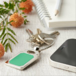 Een groene achtergrond met een witte rand sleutelhanger<br><div class="desc">Een sleutelhanger is niet alleen voor sleutels - het is een kleine maar krachtige herinnering aan de momenten, plaatsen en mensen die er het meest toe doen. Of het nu gaat om een cadeau, een persoonlijke herinnering of een stijlvol accessoire, onze premium sleutelhangers zijn ontworpen om meer dan functioneel te...</div>