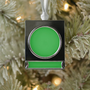 Een groene achtergrond met een witte rand verzilverd banner ornament