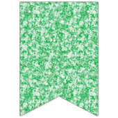 Een groene en witte achtergrond met kleine witte s vlaggetjes (Tweede vlag)