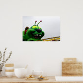 Een groene katerpaal die een eerlijk ritje afbeeld poster (Keuken)