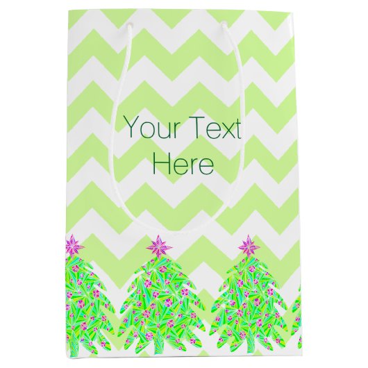 Een groene kerstboom op maat van Chevron Medium Cadeauzakje (Voorkant)