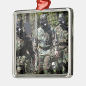 Een groep deelnemers aan de Solar Challenge Metalen Ornament (Links)