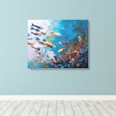 Een groep vissen zwemt in de oceaan canvas afdruk (Insitu (Houten vloer))
