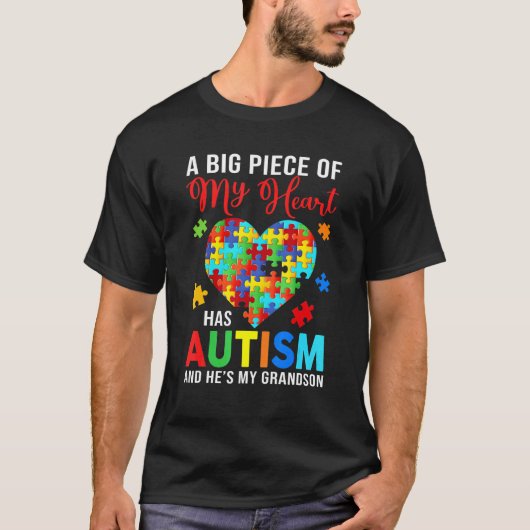Een Groot Deel Van Mijn Hart Heeft Autisme En Hij T-shirt (Voorkant)