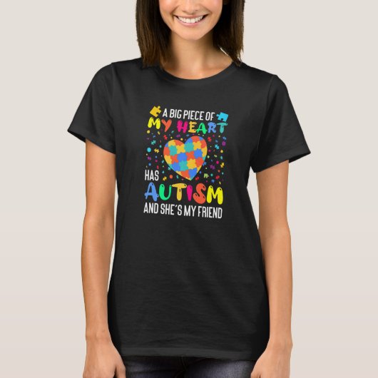 Een Groot Deel Van Mijn Hart Heeft Autisme En Ze I T-shirt (Voorkant)