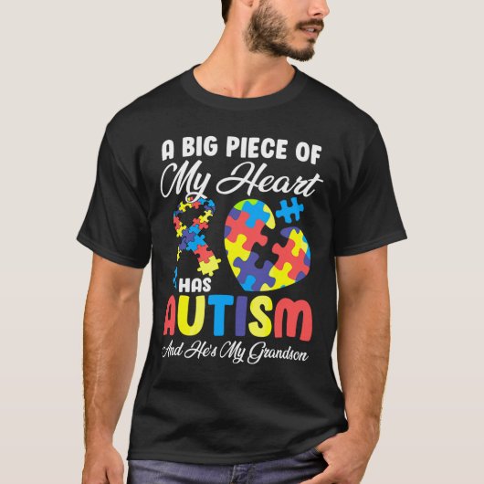 Een groot stuk van mijn hart heeft Autisme-bewustz T-shirt (Voorkant)