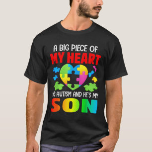 Een groot stuk van mijn hart heeft autisme en heef t-shirt