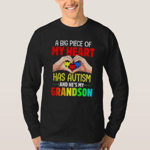 Een groot stuk van mijn hart heeft autisme en hij t-shirt