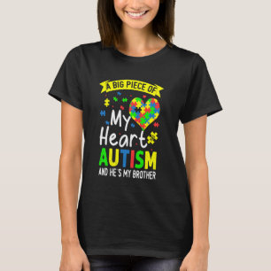 Een groot stuk van mijn hart heeft autisme en hij t-shirt